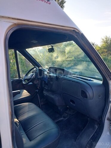 Ford Transit-8