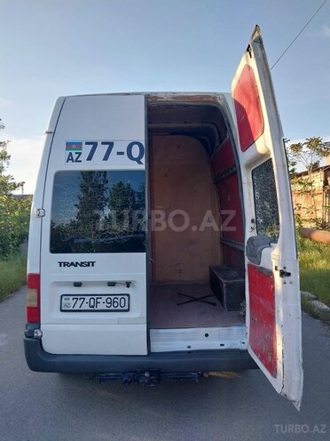 Ford Transit-5