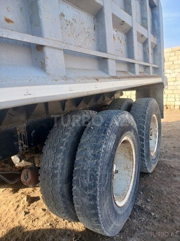 Mack Granite-9