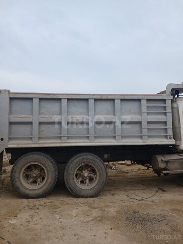 Mack Granite-7