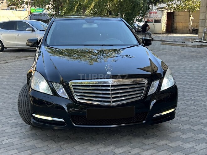 Mercedes E 200-1