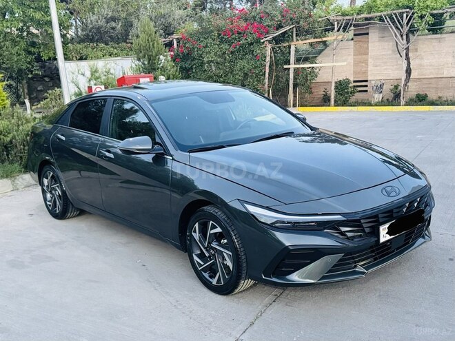 Hyundai Elantra-3