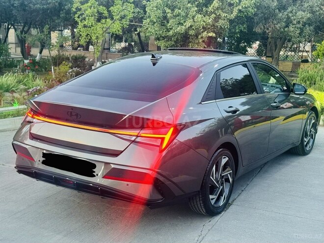 Hyundai Elantra-9