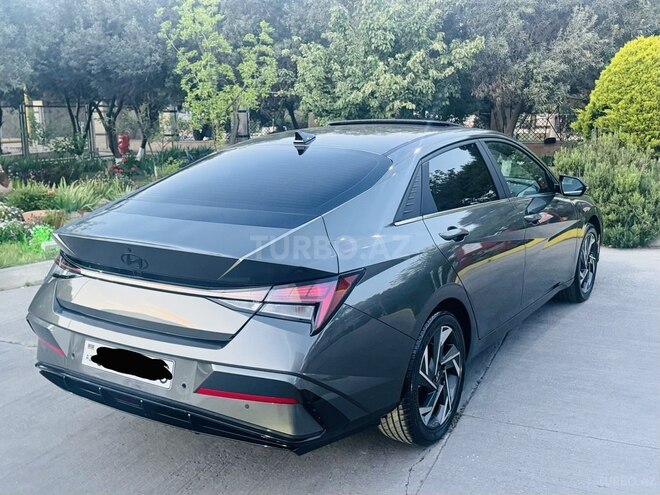 Hyundai Elantra-6
