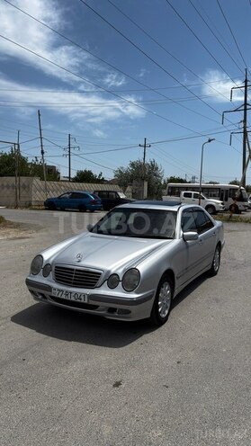 Mercedes E 270-2