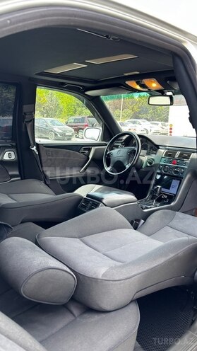 Mercedes E 270-7