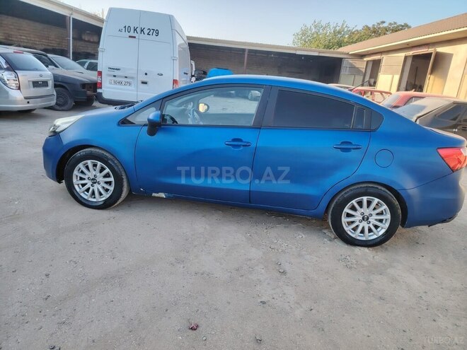 Kia Rio-5