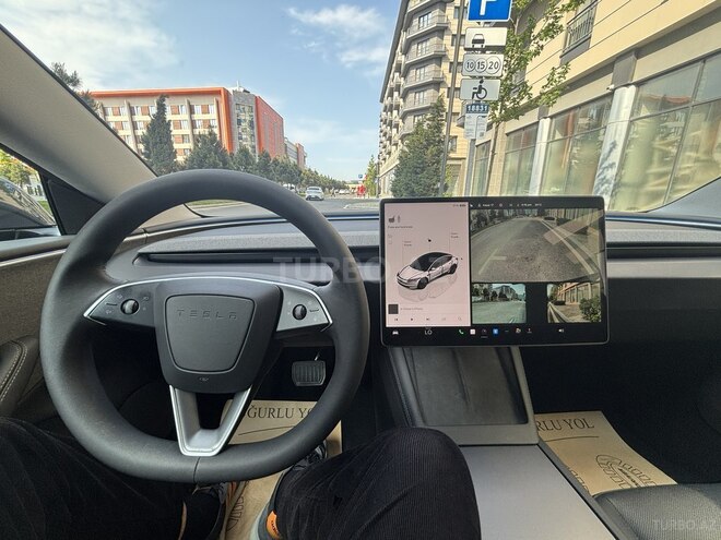 Tesla Model 3-9