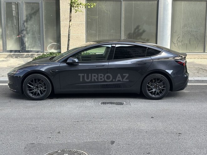 Tesla Model 3-4