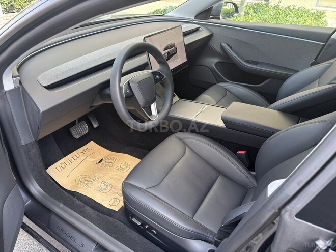 Tesla Model 3-8