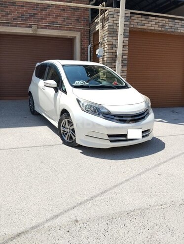 Nissan Note-2