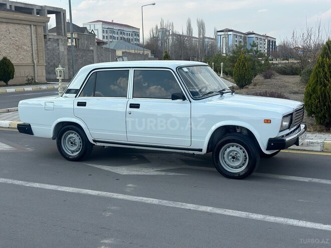 LADA (VAZ) 2107-2