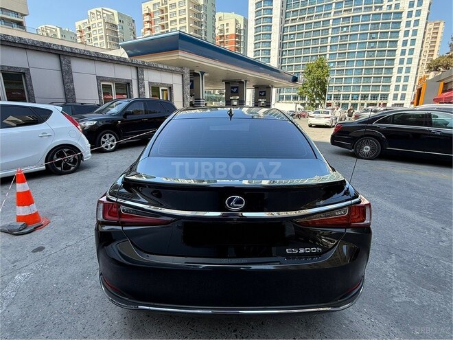 Lexus ES 300h-6