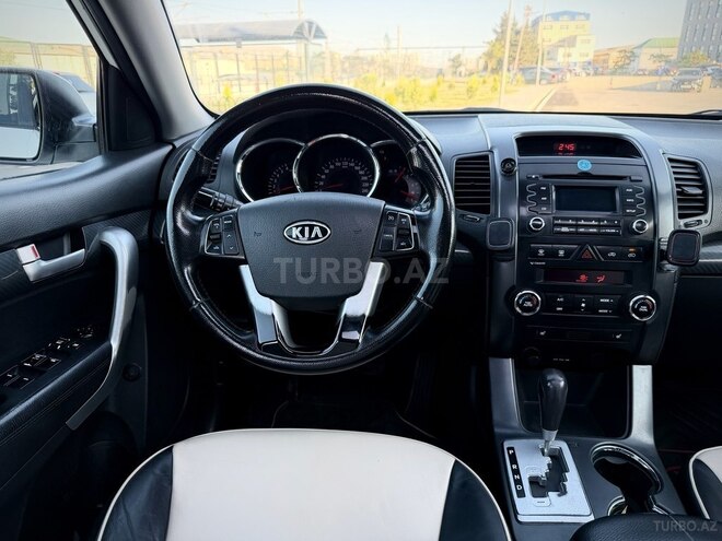 Kia Sorento-12