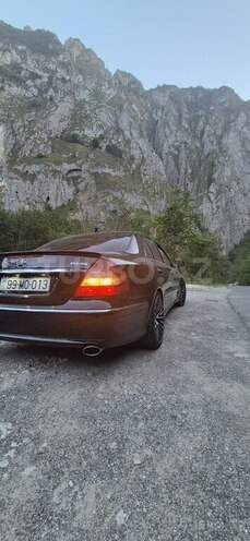 Mercedes E 220-13