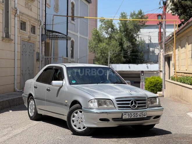 Mercedes C 240-1