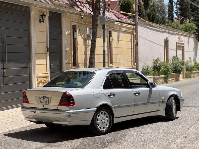 Mercedes C 240-13