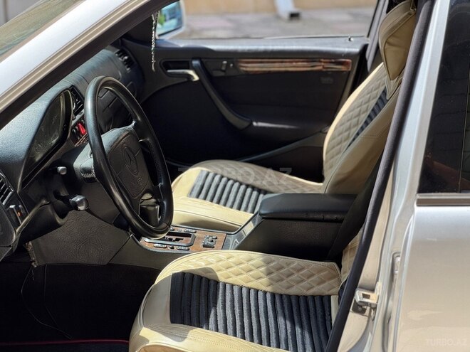 Mercedes C 240-19