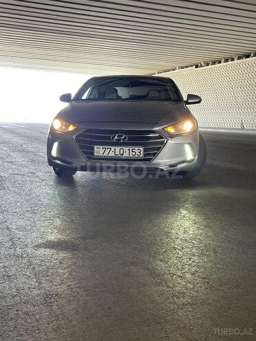 Hyundai Elantra-6