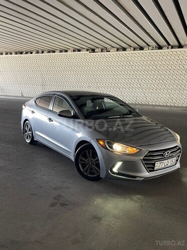 Hyundai Elantra-7