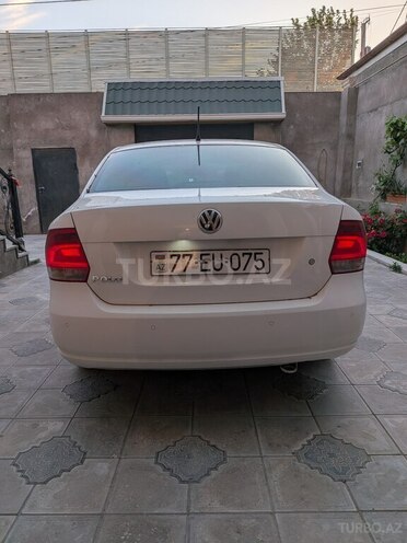 Volkswagen Polo-2