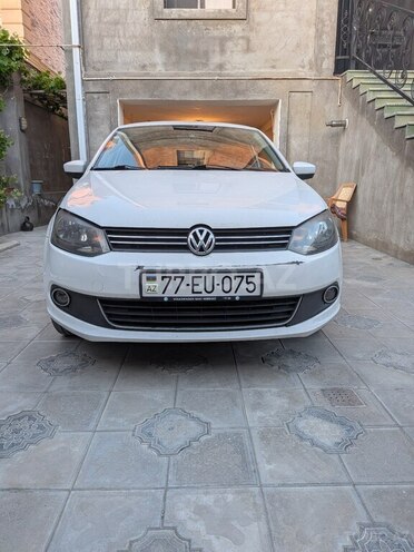 Volkswagen Polo-1