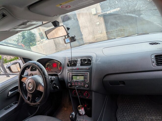Volkswagen Polo-5
