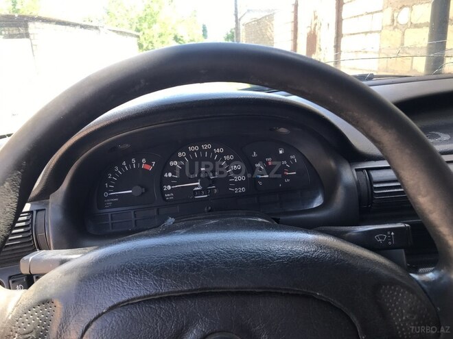 Opel Astra-11