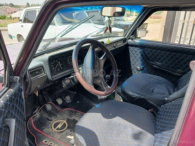 LADA (VAZ) 2107-4