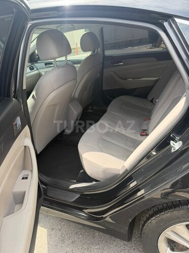 Hyundai Sonata-13
