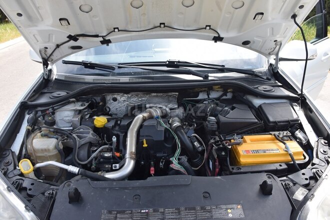 Renault Laguna-9