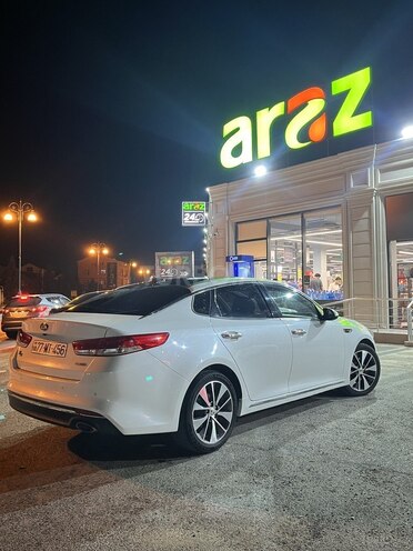 Kia K5-4