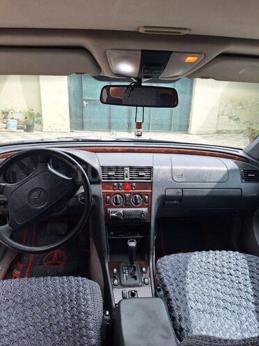 Mercedes C 240-6