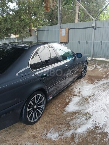 BMW 523-3