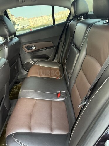Chevrolet Cruze-13
