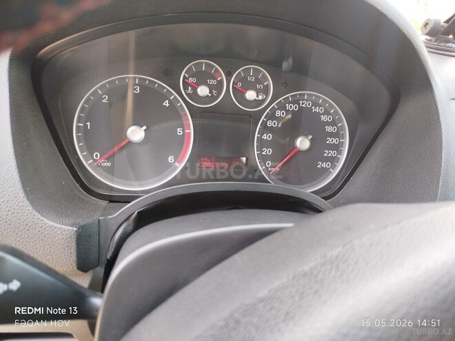 Ford Focus-11