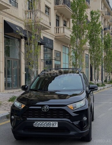 Toyota RAV4-1