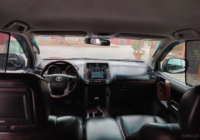 Toyota Land Cruiser Prado-9