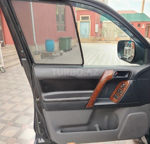 Toyota Land Cruiser Prado-12