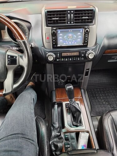 Toyota Land Cruiser Prado-10