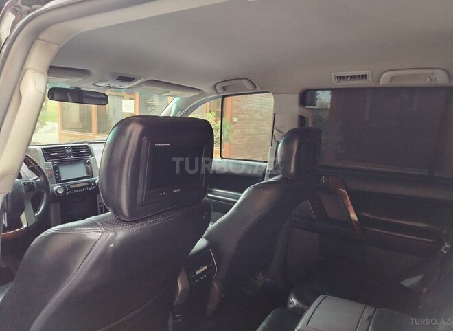 Toyota Land Cruiser Prado-13