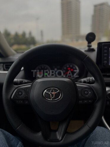 Toyota RAV4-11