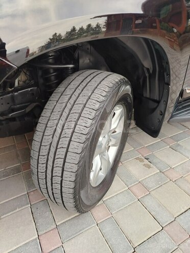 Toyota Land Cruiser Prado-17