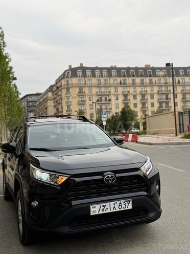 Toyota RAV4-21