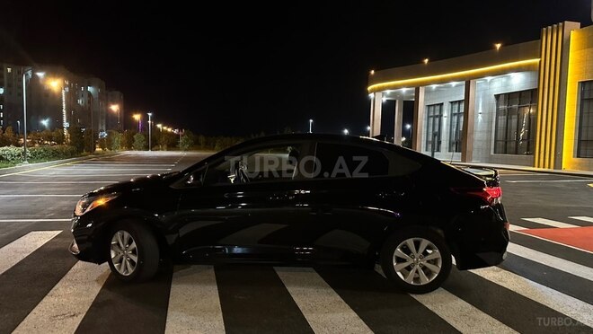 Hyundai Accent-6