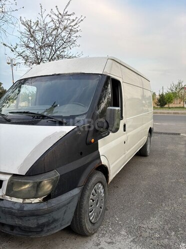 Ford Transit-4