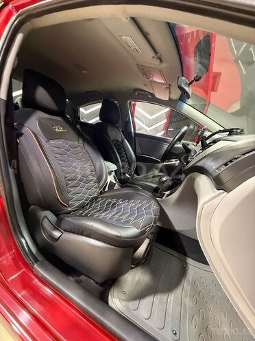 Hyundai Accent-14
