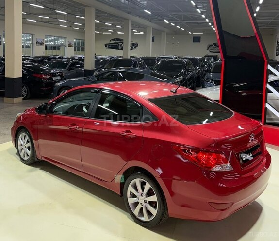 Hyundai Accent-7