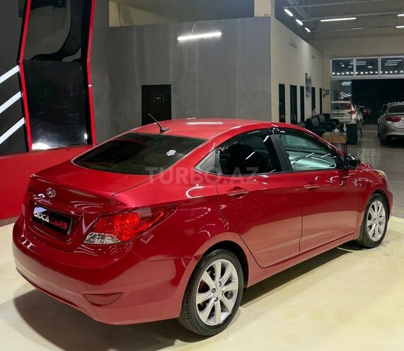 Hyundai Accent-8