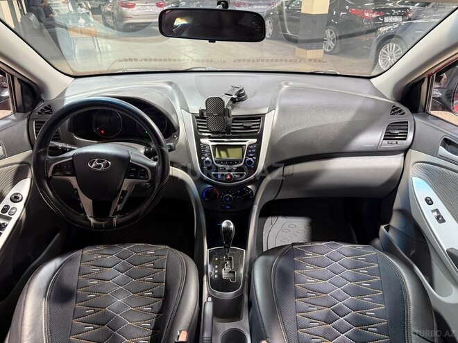 Hyundai Accent-18